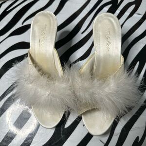Cream fur clear kitten heels
Size: best fit women’s 6.5/7. (Marked an 8)